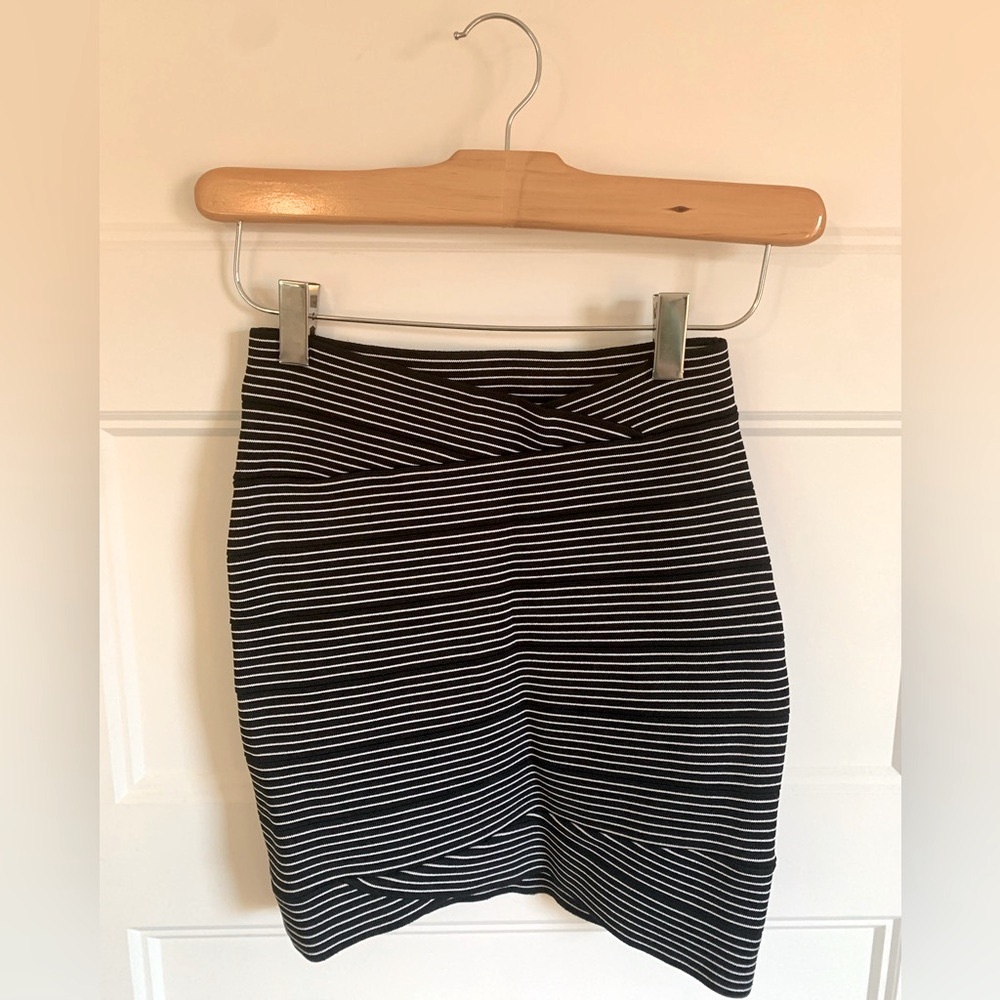 BCBG Black and White Striped bandage Skirt